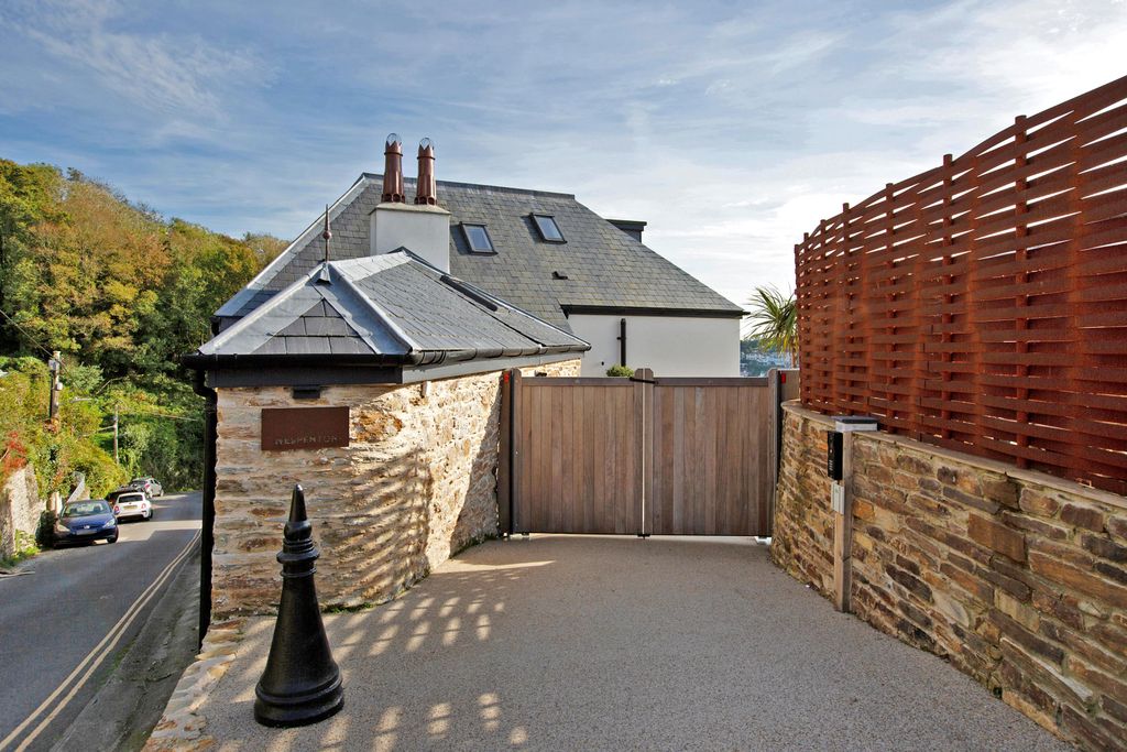 Property photo 2 of 37 Image