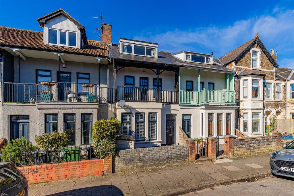 Property photo 1 of 26 Kingsland Road 13-31.Jpg