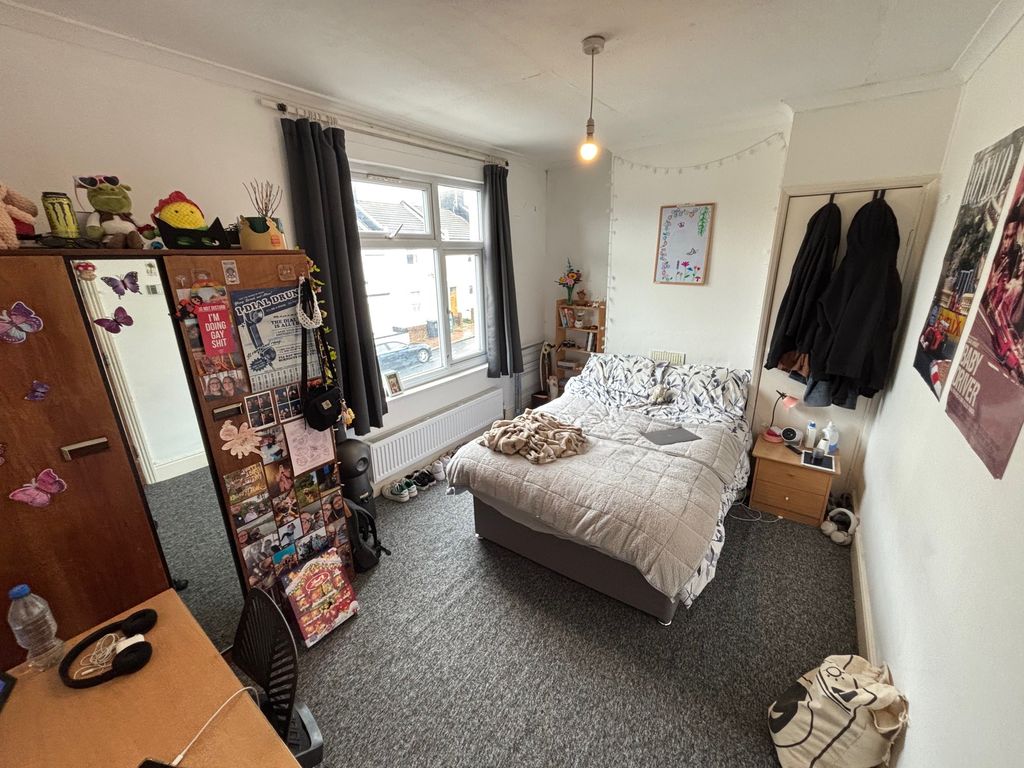 Property photo 3 of 6