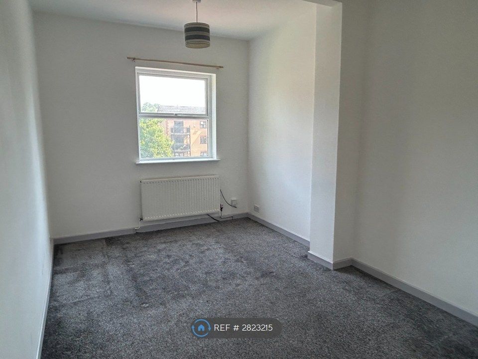 Property photo 1 of 6 Living Room