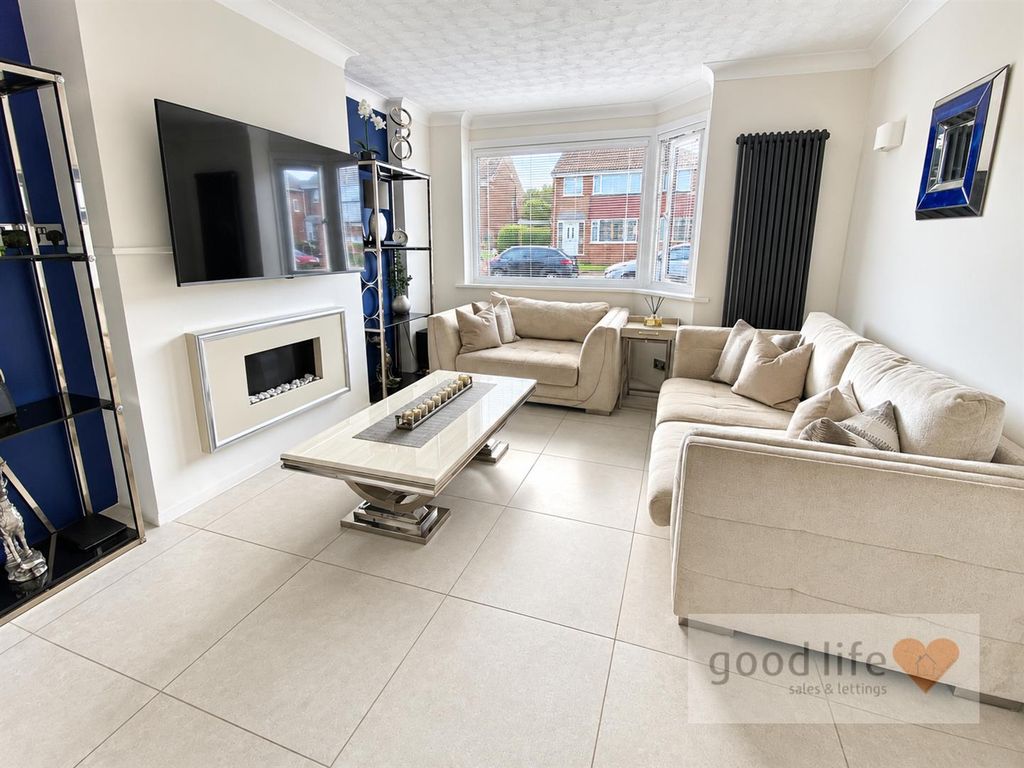Property photo 2 of 18 20260914_194838221_Iosnursery Road.Jpg