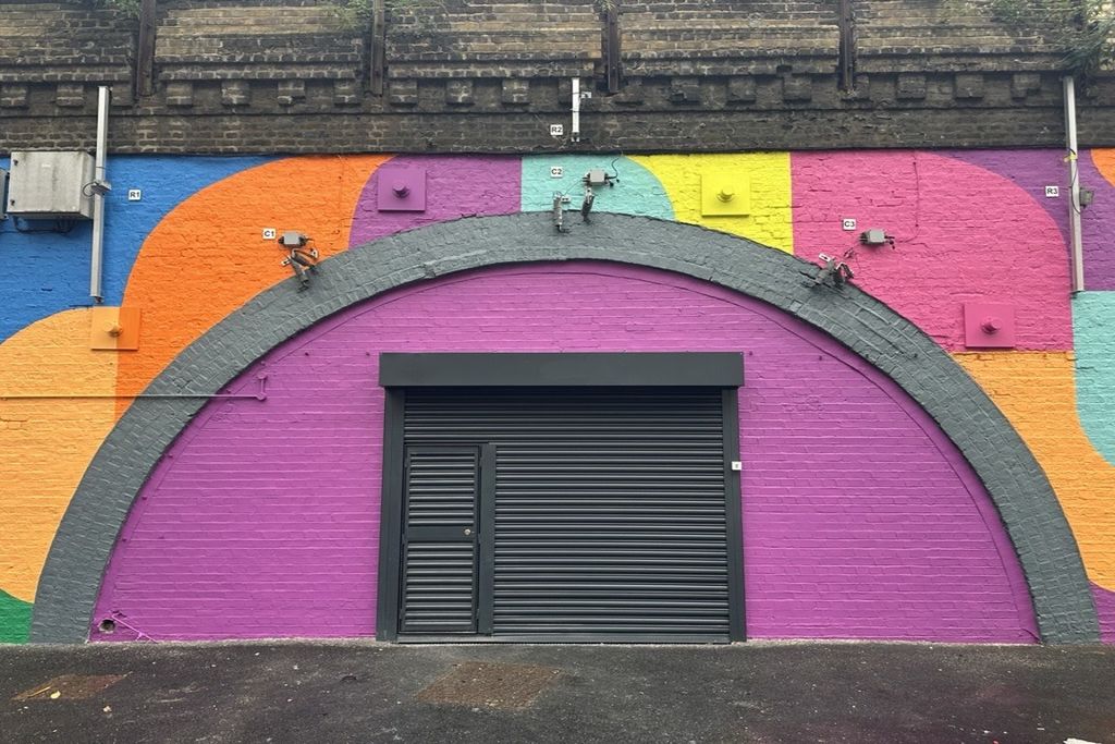 Property photo 1 of 1 The Front Of An Arch.