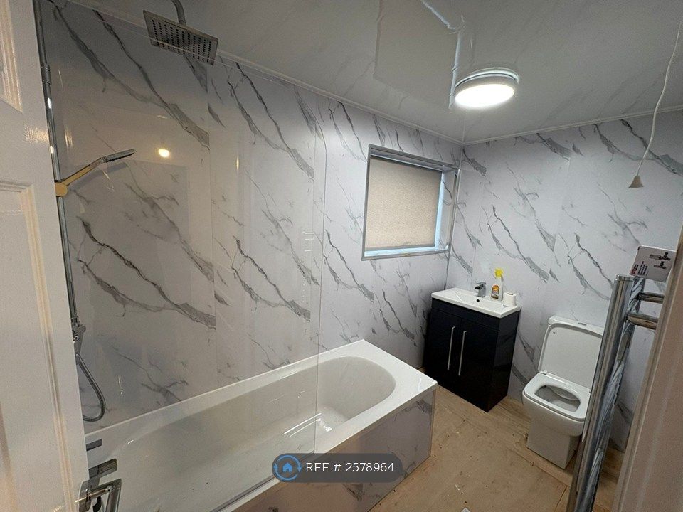 Property photo 2 of 8 Family Bathroom