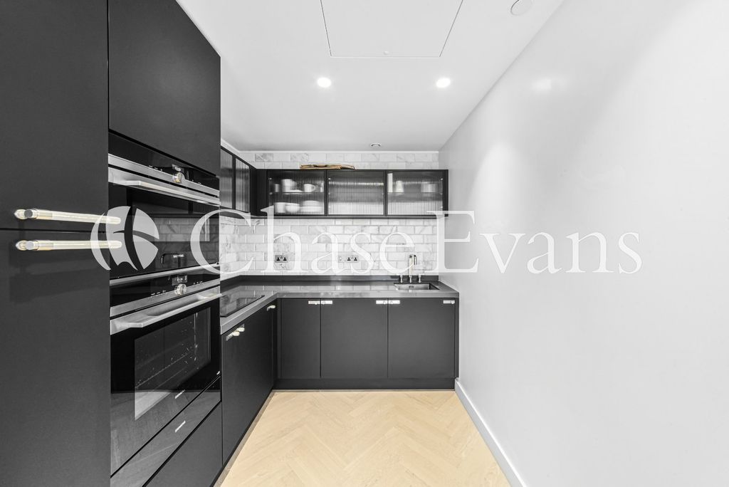 Property photo 2 of 10 Kitchen