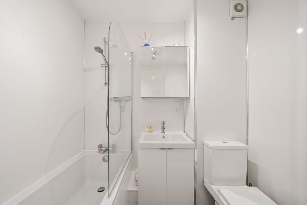 Additional image 18 of 2 bed flat for saleOrmiston Drive, East Calder EH53