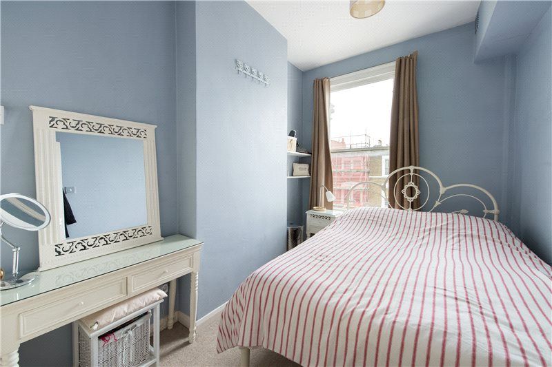 Property photo 3 of 6 Bedroom