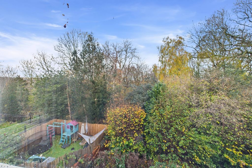 Property photo 2 of 28 View Towards Meersbrook Park