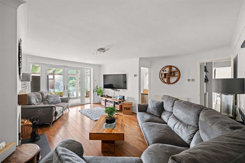 Property photo 3 of 22 Picture No. 21