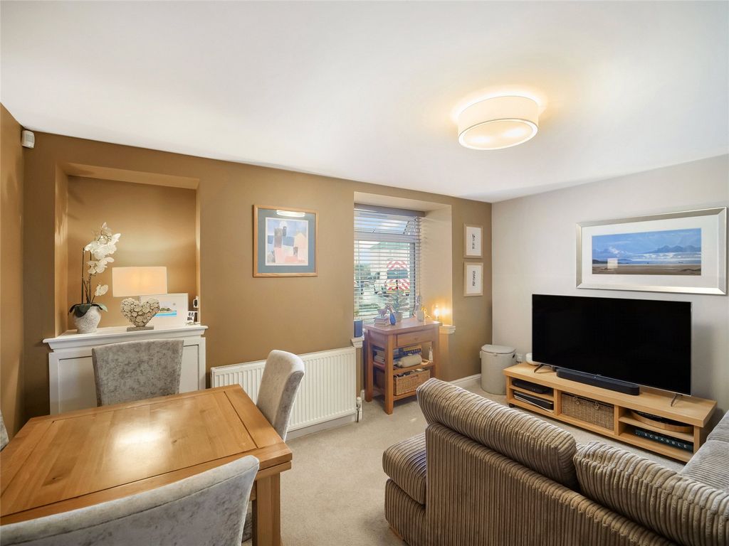 Property photo 2 of 16 Living/Dining Room