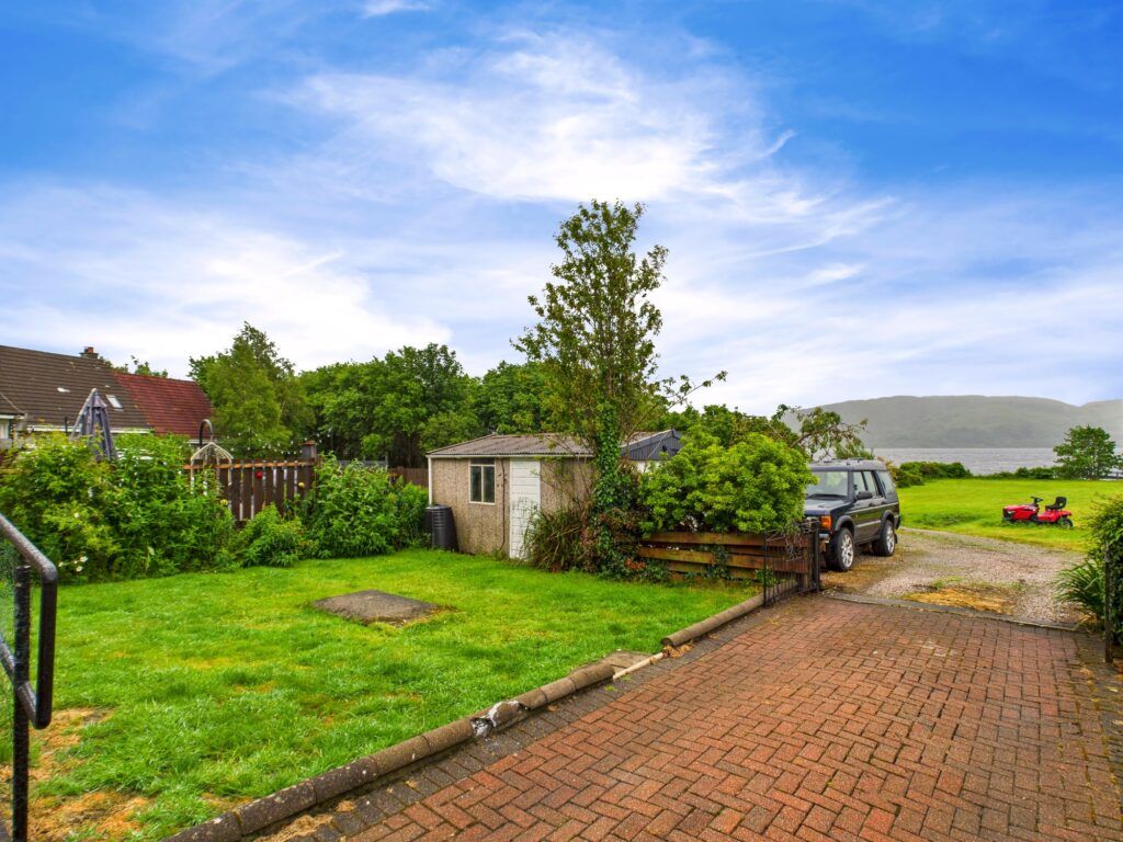 Property photo 2 of 27