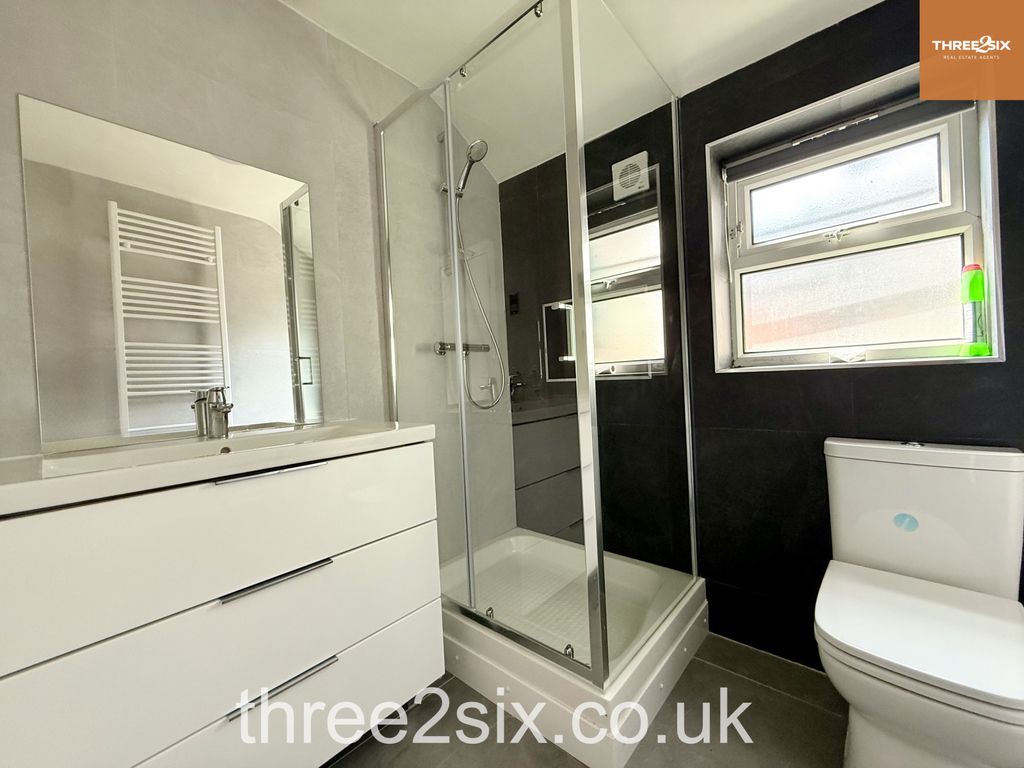 Property photo 3 of 7 Shower Room