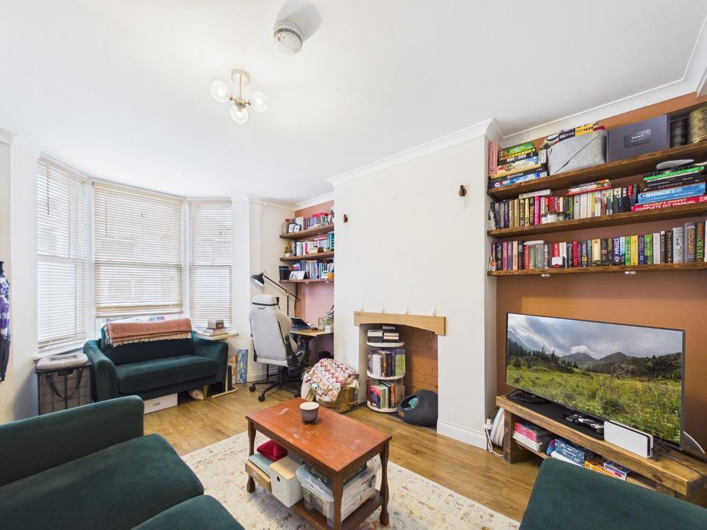 Property photo 2 of 22 Cam01576G0-Pr0346-Still023.Jpg