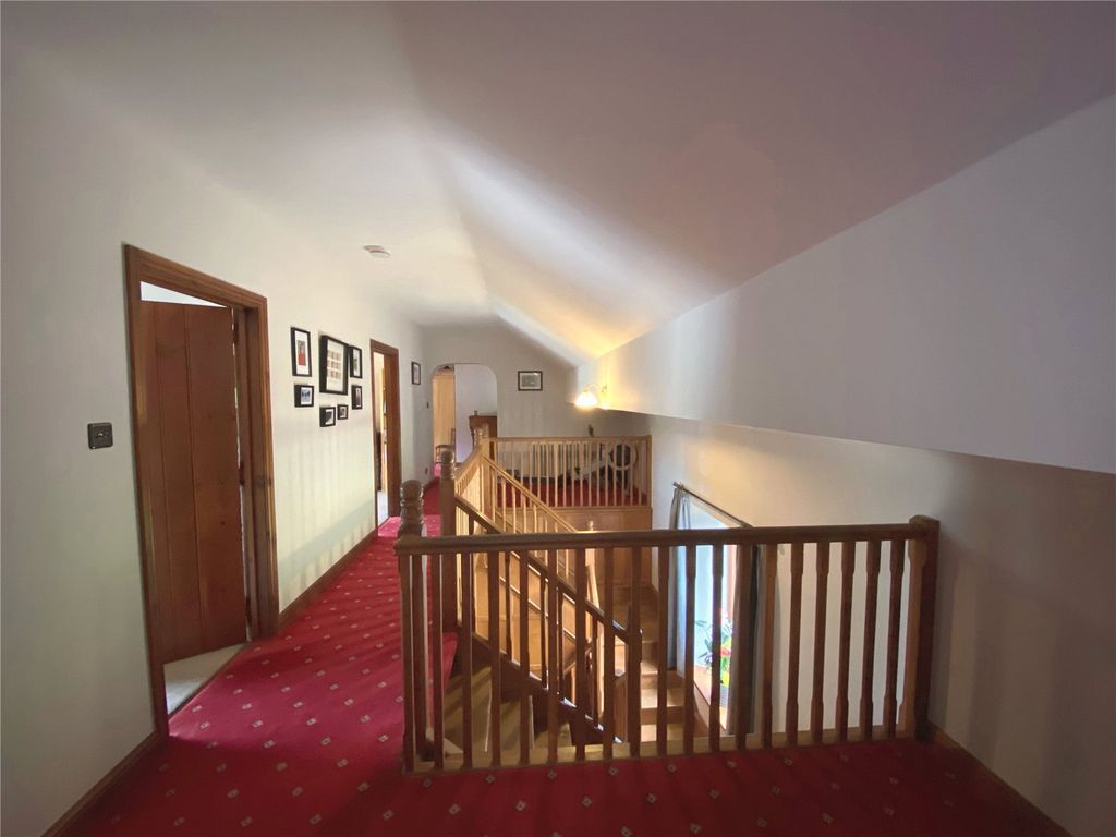 Property photo 2 of 53 Picture No. 02