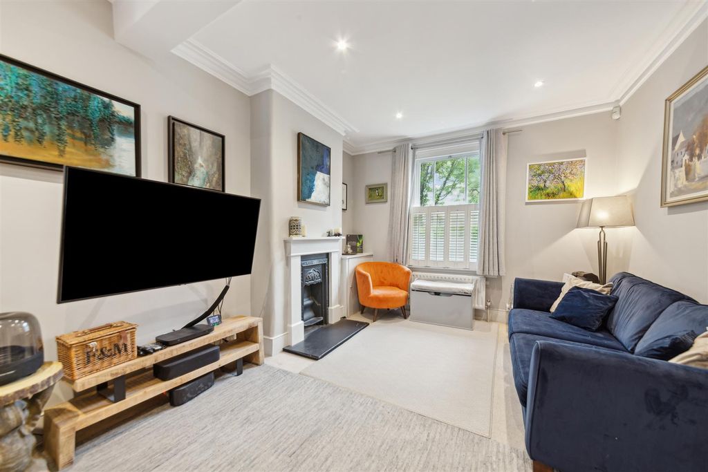 Property photo 2 of 10