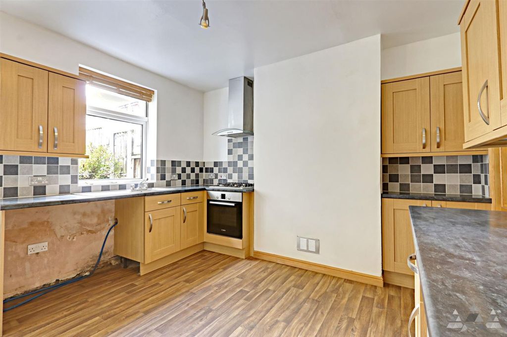 Property photo 2 of 12 Kitchen Diner