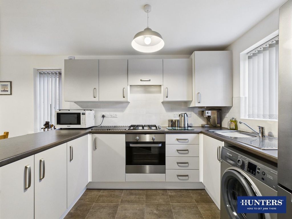 Property photo 2 of 20 Dining Kitchen