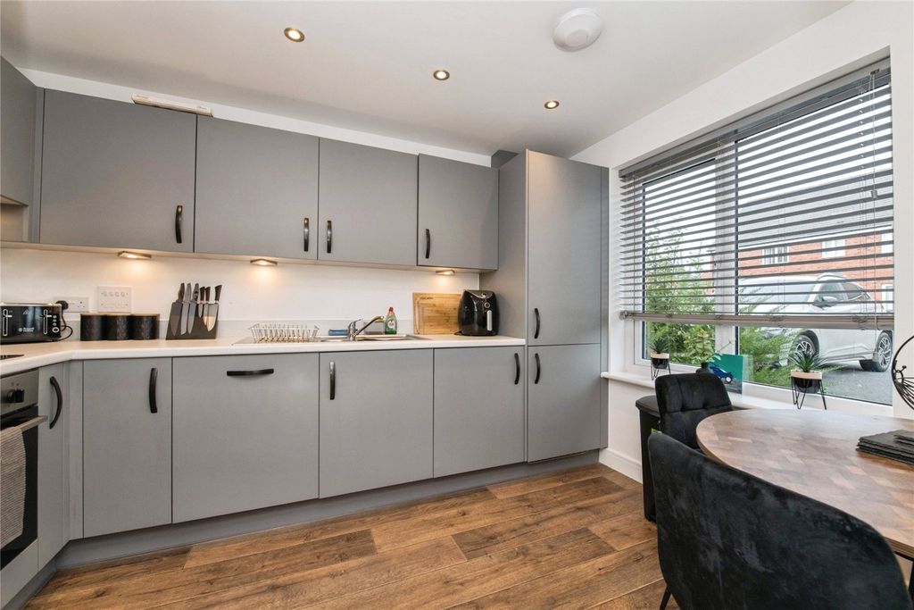 Property photo 3 of 12 Picture No. 13