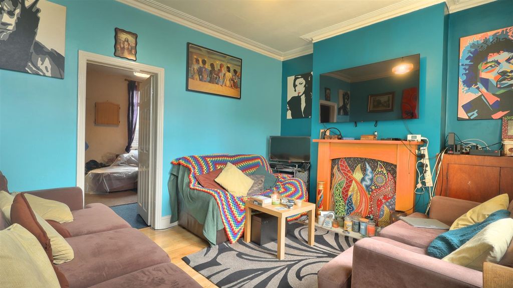 Property photo 2 of 14 Waterdale Crescent Reception Room