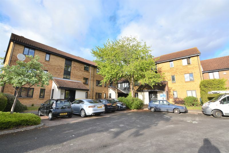 Property photo 1 of 7 Photo 4