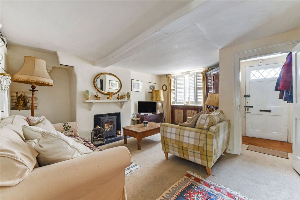 Property photo 2 of 22 Sitting Room