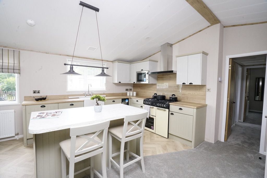 Property photo 3 of 6 Ff Debonair7.Jpg