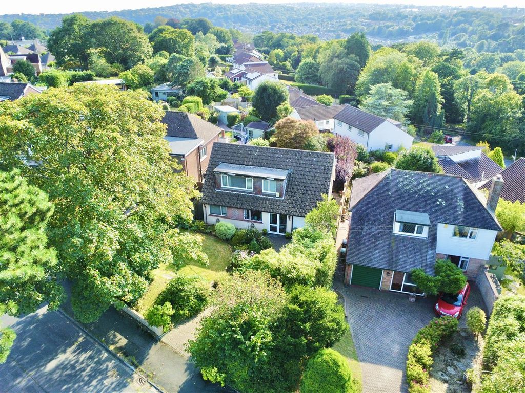 Property photo 2 of 28