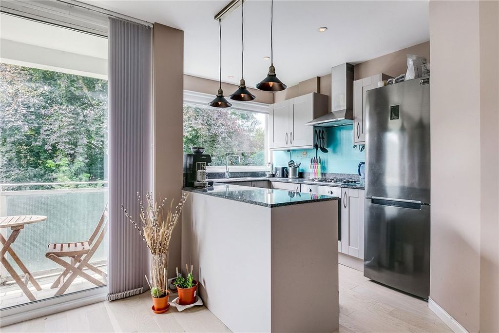 Property photo 2 of 6