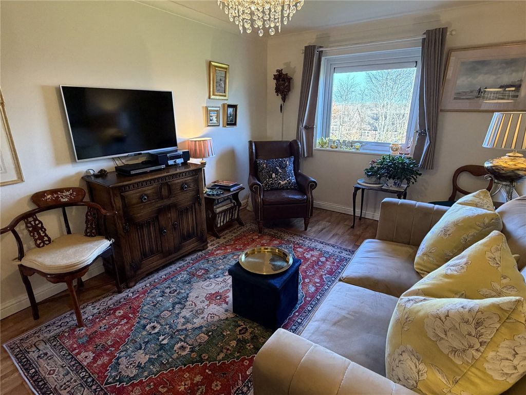 Property photo 2 of 12 Picture No. 14