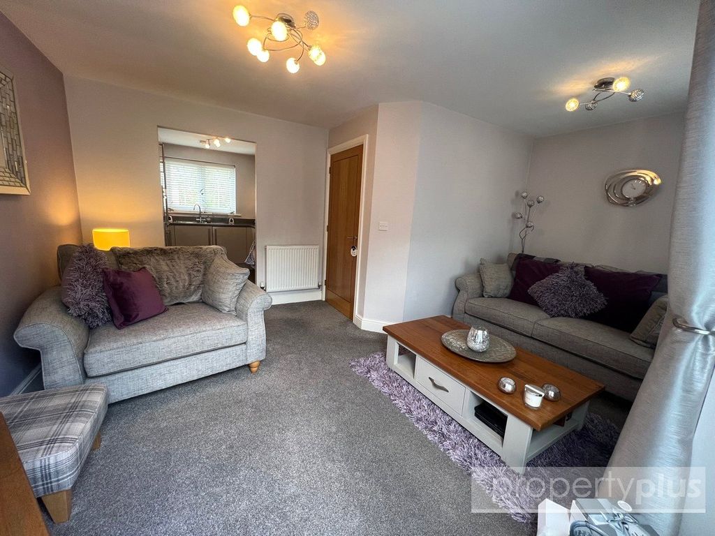 Property photo 2 of 16 Picture No. 11