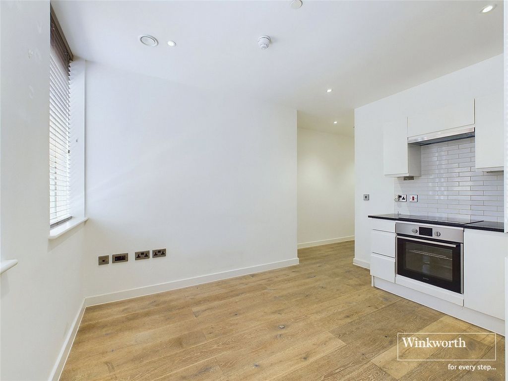 Property photo 3 of 8 Picture No. 15