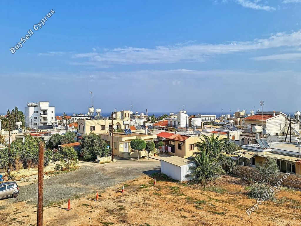 Property photo 3 of 27