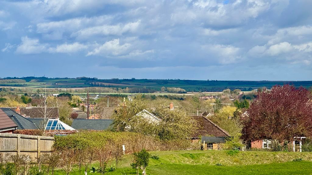 Property photo 2 of 31 Photo 25