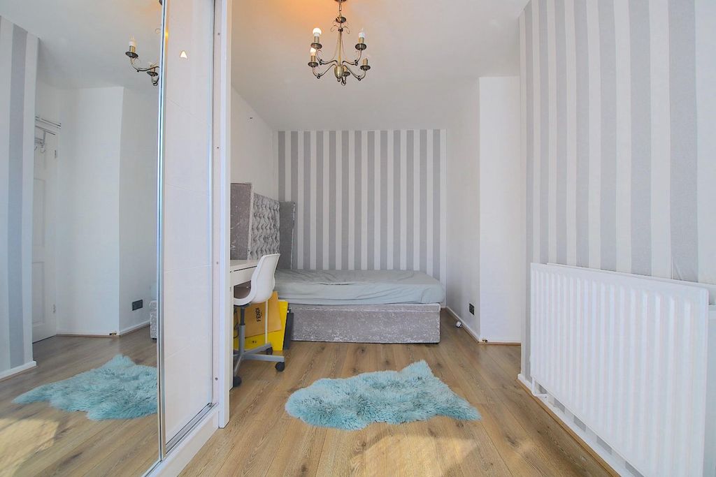 Property photo 2 of 10 Img_5395.Jpg