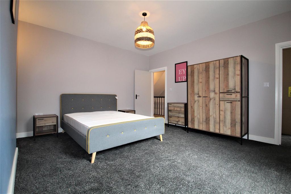 Property photo 3 of 7 Img_2183 (3).Jpg