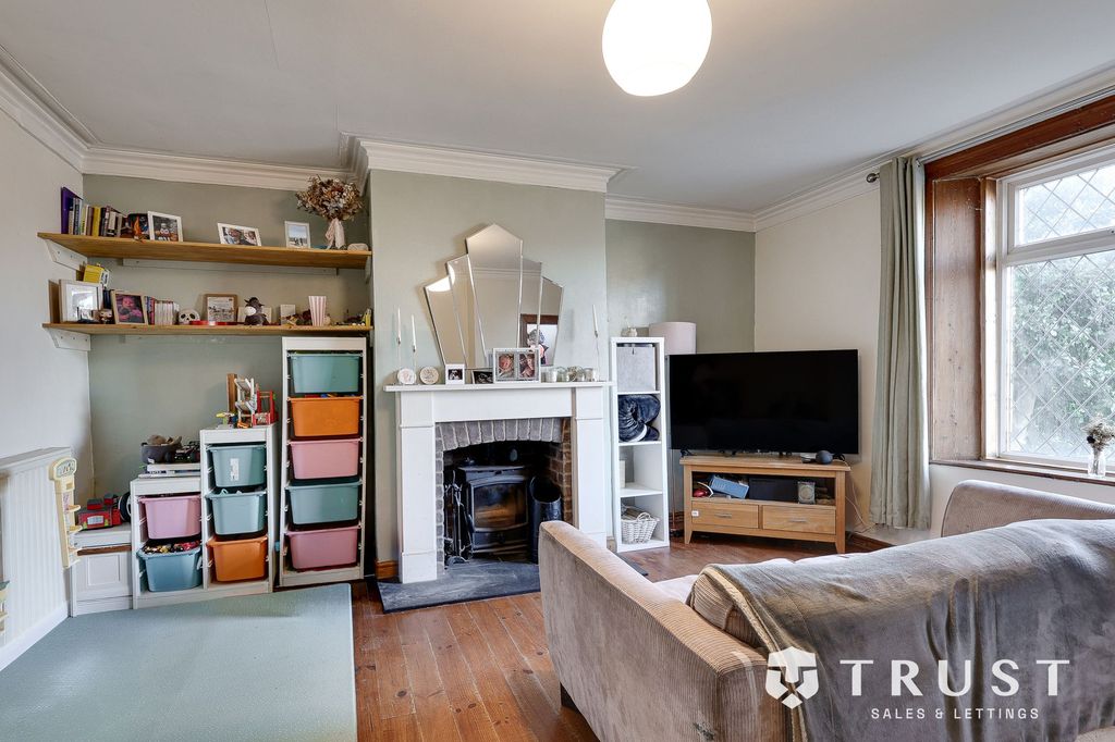 Property photo 2 of 22