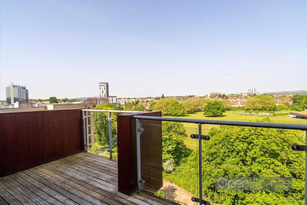 Property photo 2 of 10 Balcony