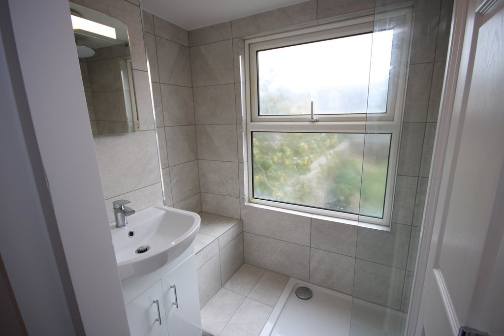 Additional image 12 of 1 bed flat for sale64 Rouge Bouillon, St Helier JE2