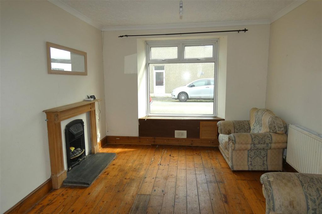 Property photo 3 of 10 Lounge