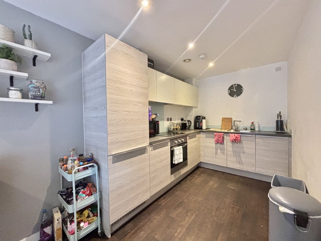 Property photo 2 of 10 Image00003