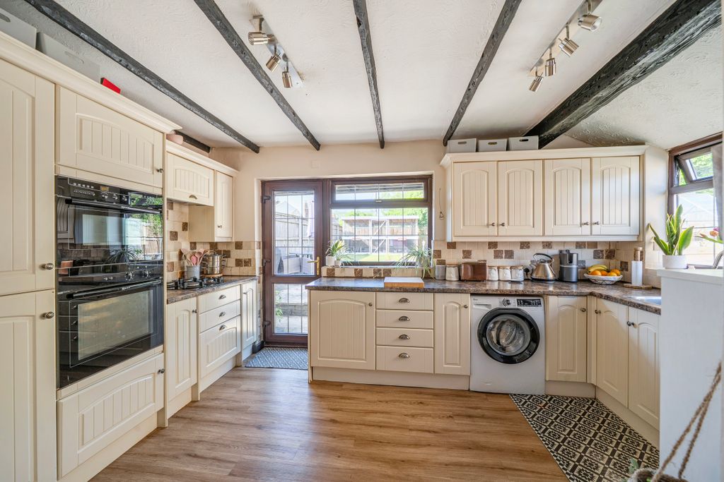 Property photo 3 of 14 14641178