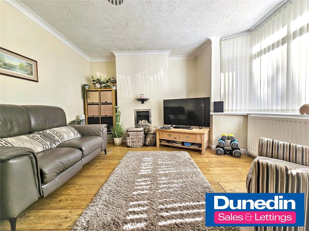 Property photo 2 of 18 Picture No. 10