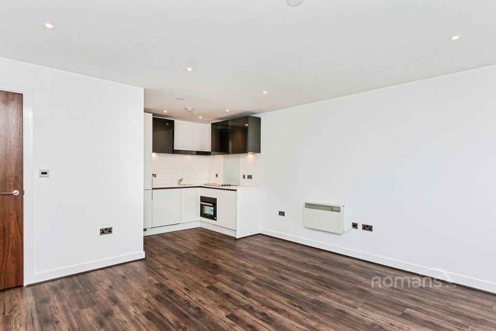 Property photo 3 of 6 Pbox-Img.Jpg