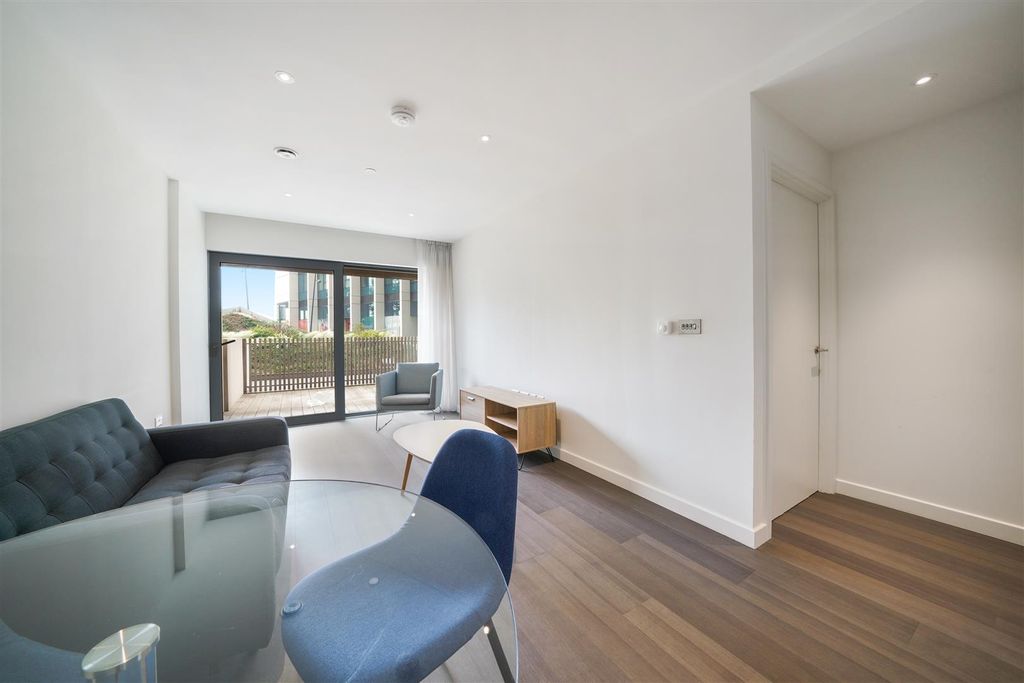 Property photo 3 of 14 Flat G2, 10 Cutter Lane - Ovdlucyksclxtkcoyuem.Jpg