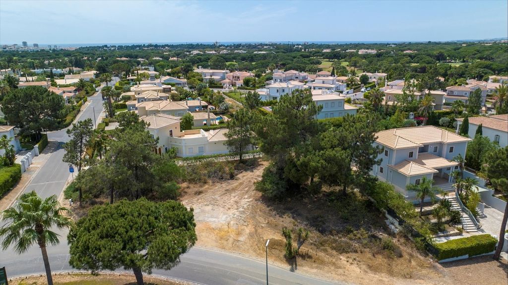 Property photo 1 of 14 Fabulous Plot For Construction Close To The Golf And A Commercial Area In Vila Sol