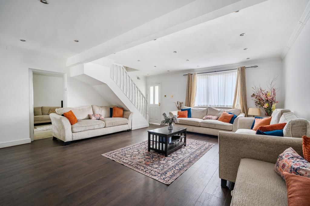 Property photo 3 of 21 Living Room