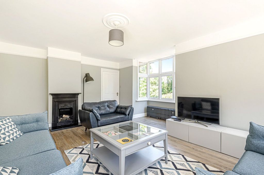 Property photo 2 of 15 Photo 03