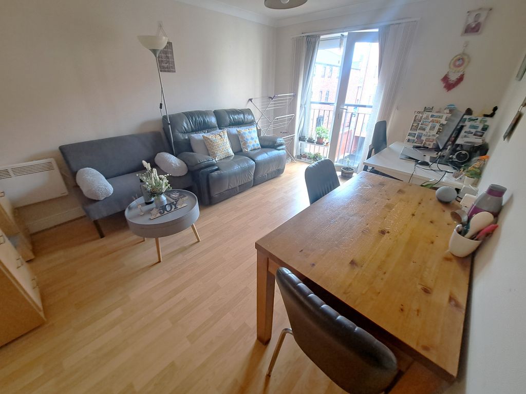 Property photo 2 of 8 Lounge 1