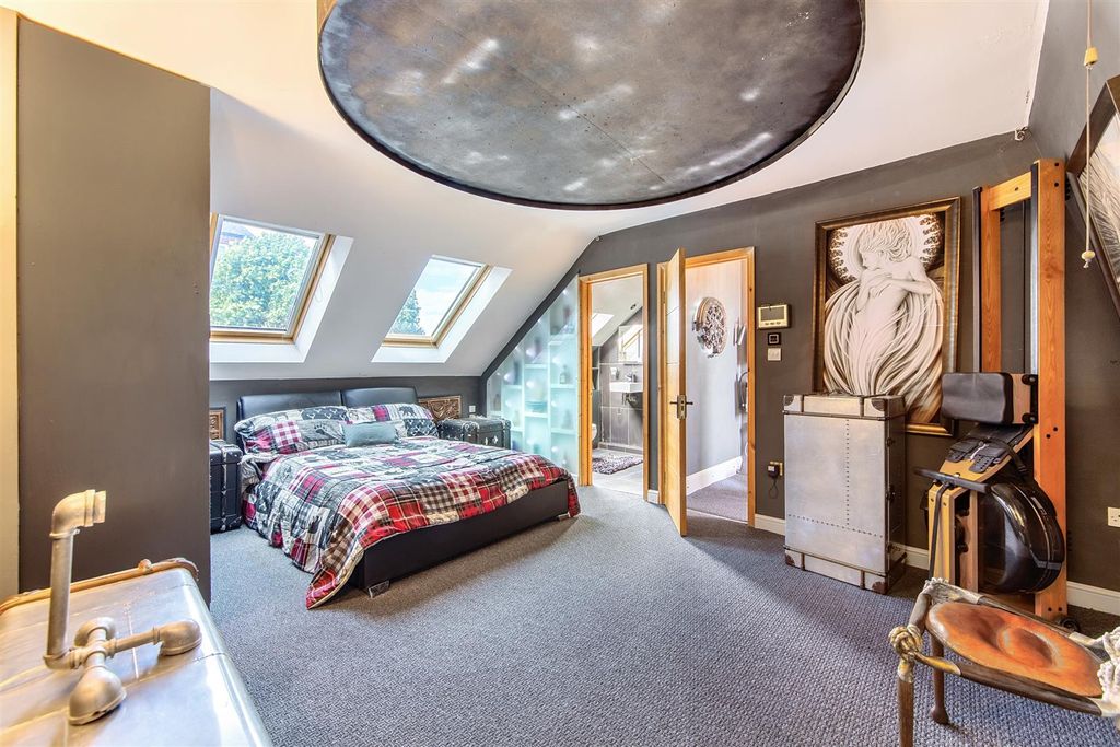 Property photo 3 of 9