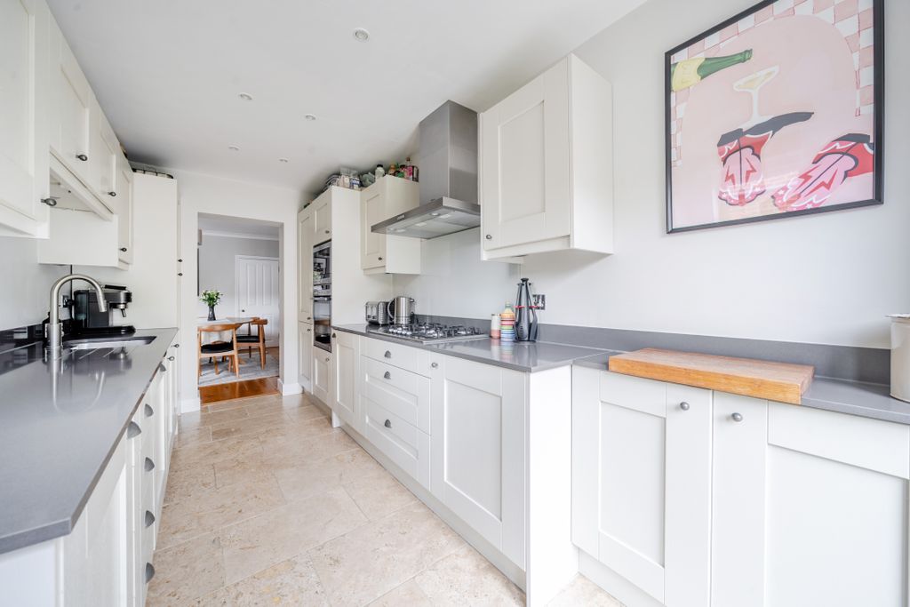 Property photo 3 of 8 Kitchen