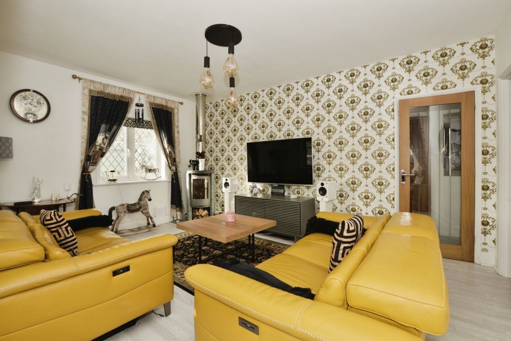 Property photo 3 of 17 Photography